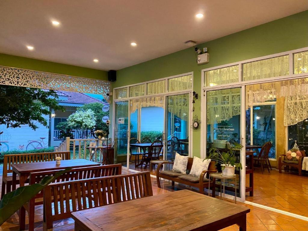 קנצ'נבורי Ruen Maihom Riverside Cottage מראה חיצוני תמונה