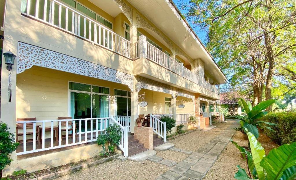 קנצ'נבורי Ruen Maihom Riverside Cottage מראה חיצוני תמונה