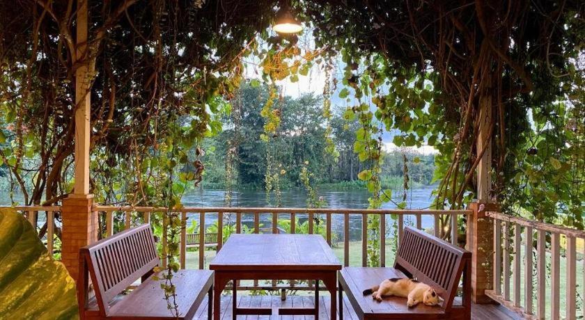 קנצ'נבורי Ruen Maihom Riverside Cottage מראה חיצוני תמונה